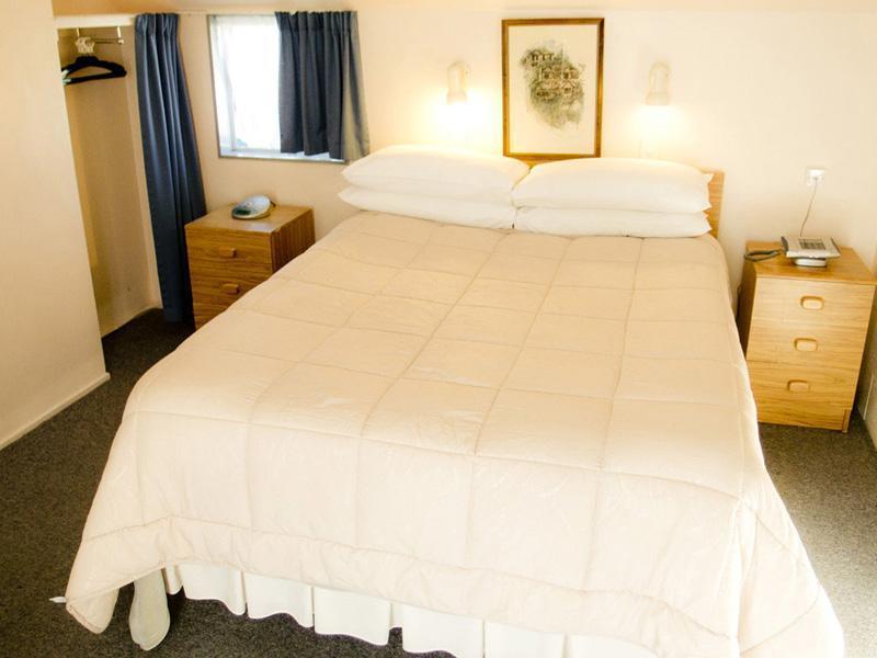 Wellington 747 Motel Экстерьер фото