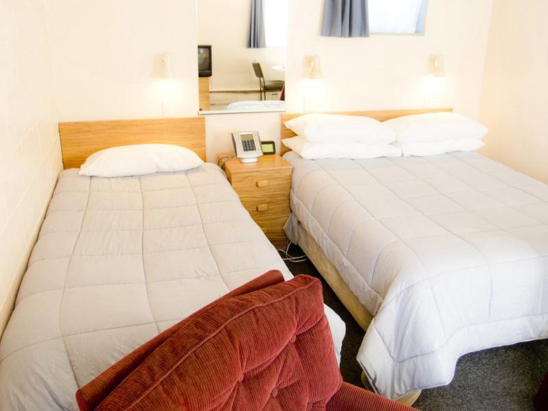 Wellington 747 Motel Экстерьер фото