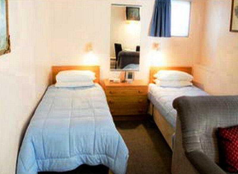 Wellington 747 Motel Экстерьер фото