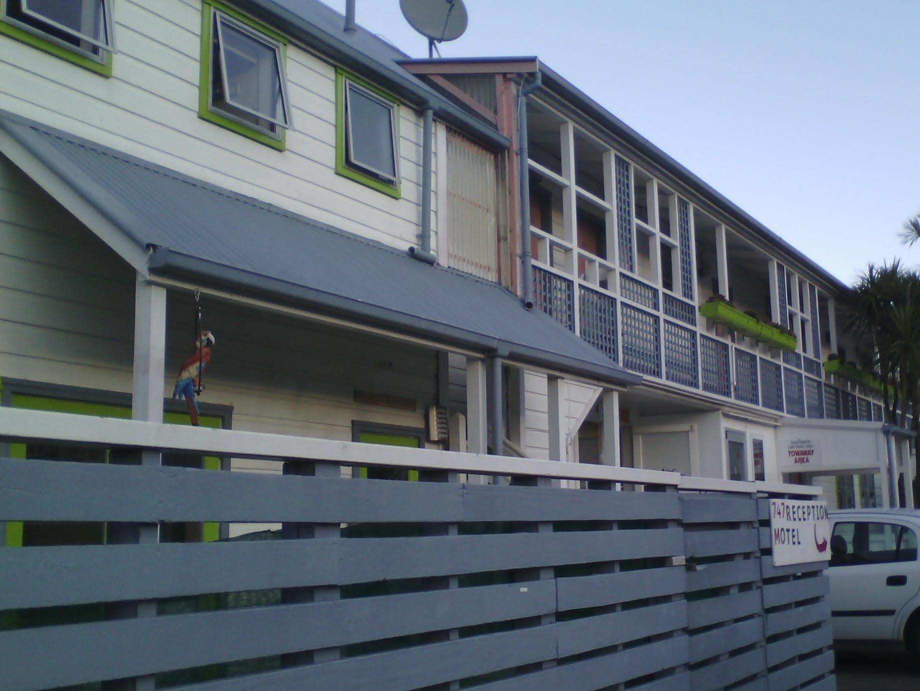 Wellington 747 Motel Экстерьер фото
